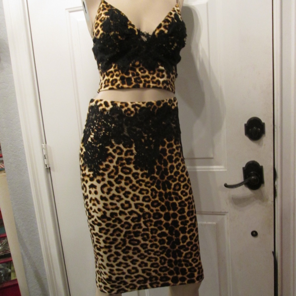 new ***ENTRY *** 2 PC Cheetah outfit dress skirt and spaghetti blouse midriff Sz - Picture 2 of 16